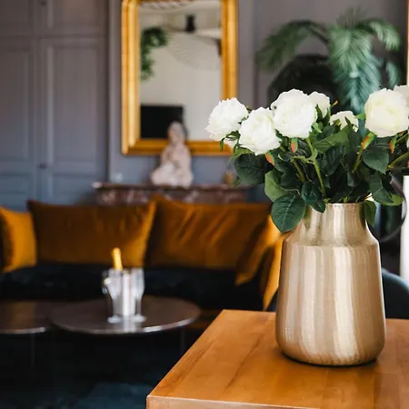 La Mome — Parking, Quartier Historique & Anime Apartman