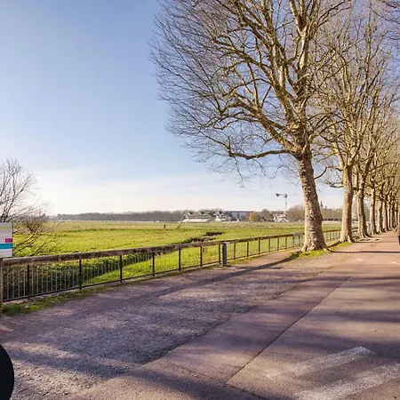 La Mome — Parking, Quartier Historique & Anime Apartman *